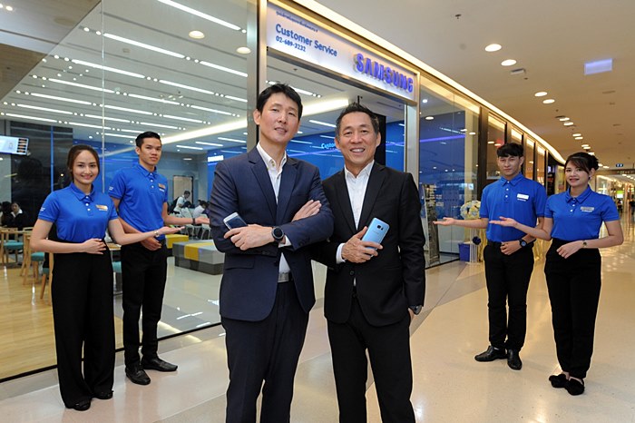 มร. จองซุง ปาร์คและวิชัย พรพระตั้ง นำทีมเปิดตัวศูนย์บริการสาขาล่าสุด ณ เ..._1