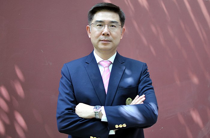 ศ.ดร.บัณฑิต เอื้ออาภรณ์ อธิการบดีจุฬาลงกรณ์มหาวิทยาลัย (CU)