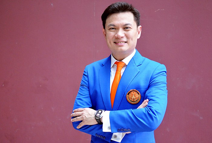 ศ.ดร.สุชัชวีร์ สุวรรณสวัสดิ์ อธิการบดีสถาบันเทคโนโลยีพระจอมเกล้าเจ้าคุณทหารลาดกระบัง (KMITL)